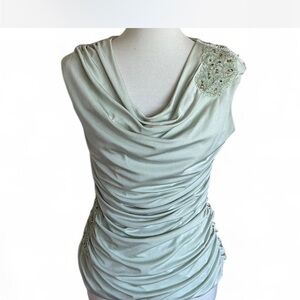 Elegant Sleeveless Top in Light Gray